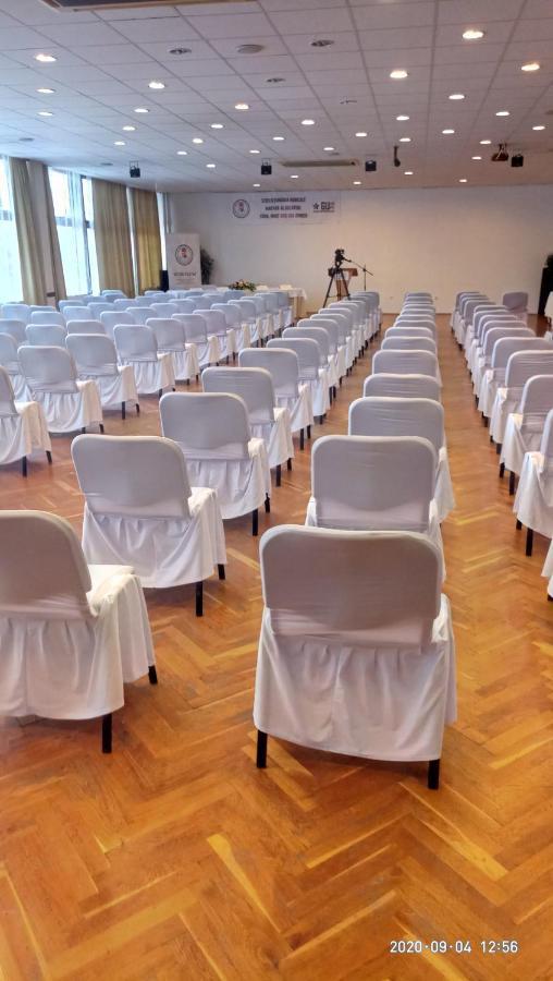 Hotel Magistern Konferencia Es Wellnesshotel Siófok Buitenkant foto