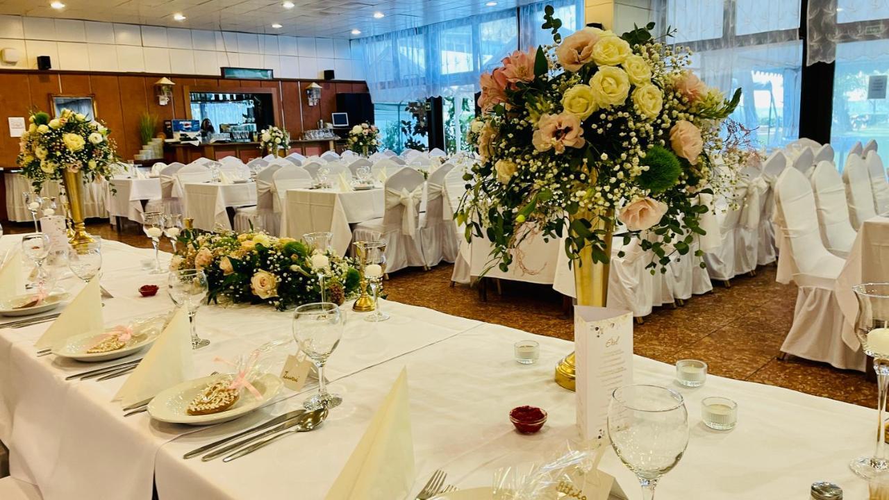 Hotel Magistern Konferencia Es Wellnesshotel Siófok Buitenkant foto